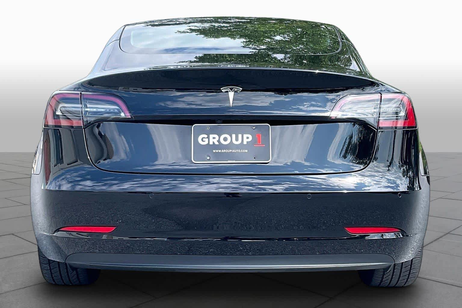 Used 2022 Tesla Model 3 Standard Range RWD image 4
