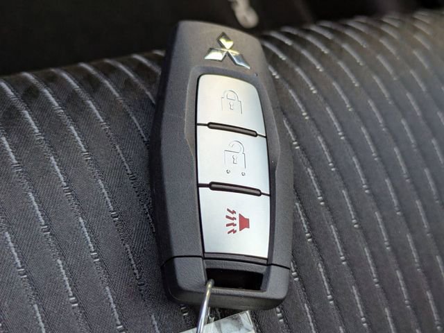 New 2025 Mitsubishi Outlander ES image 33