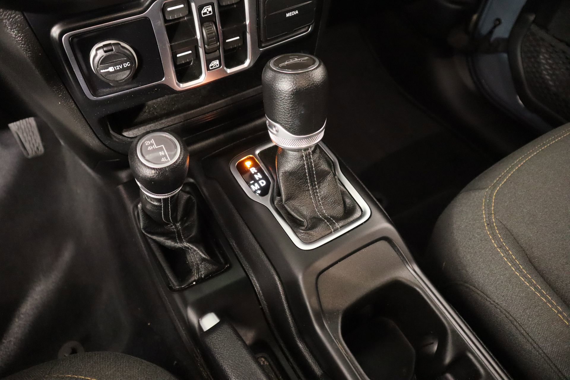 Used 2025 Jeep Gladiator Sport image 7