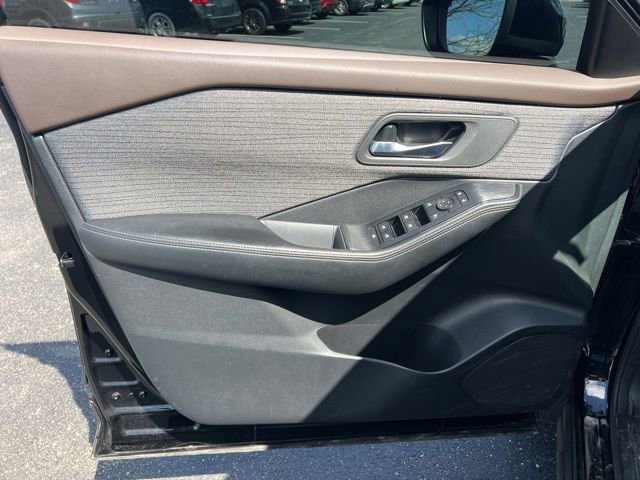 Used 2023 Nissan Rogue SV AWD/4WD image 25