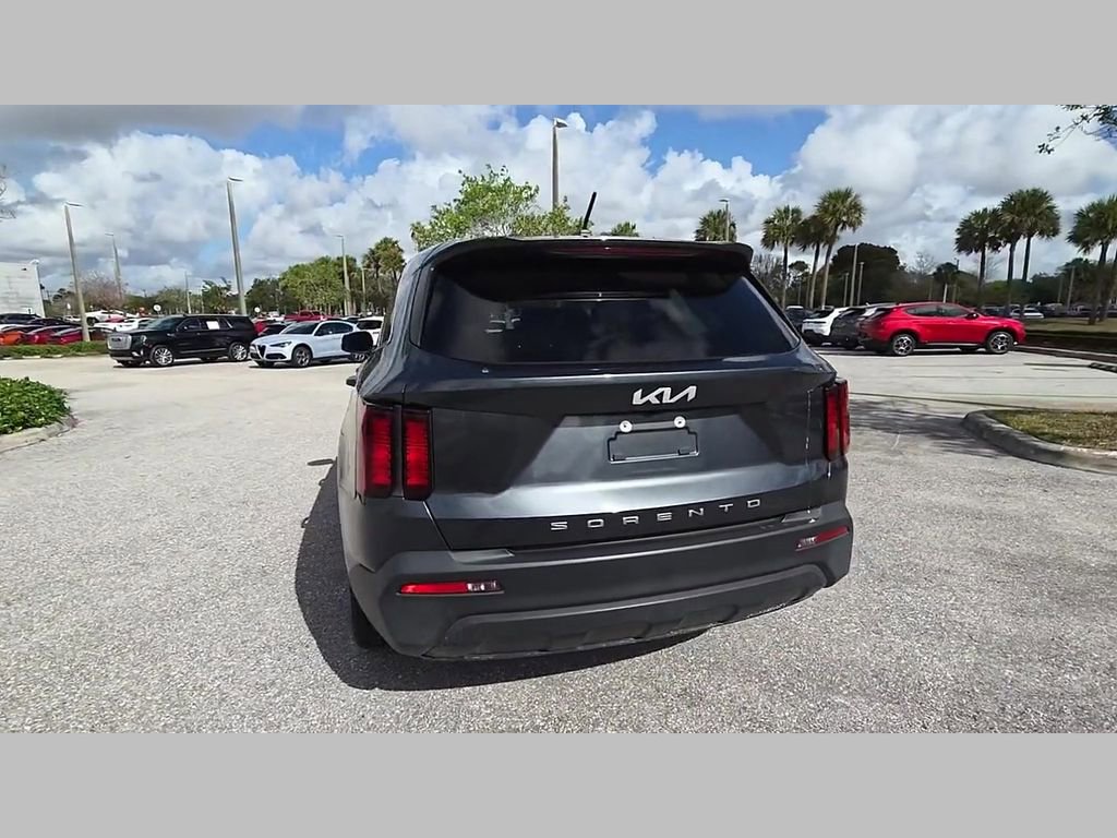 Used 2022 Kia Sorento LX image 33