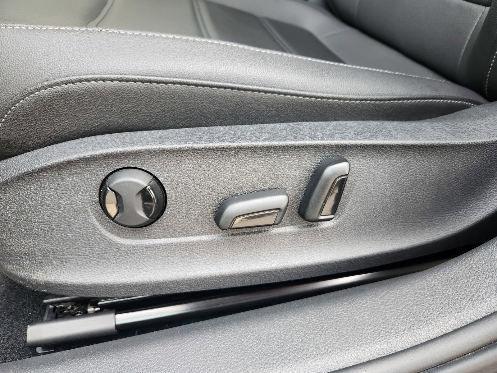 Used 2021 Volkswagen Passat 2.0T R-Line FWD image 10