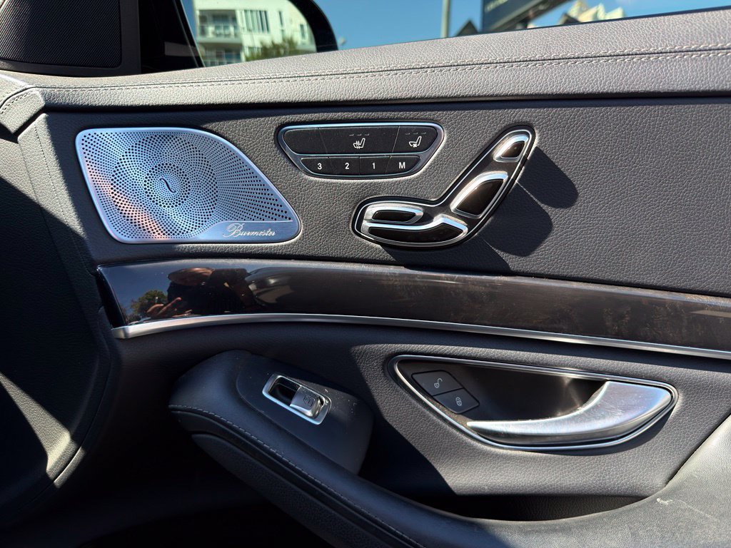 Used 2019 Mercedes-Benz S 560 Sedan image 28