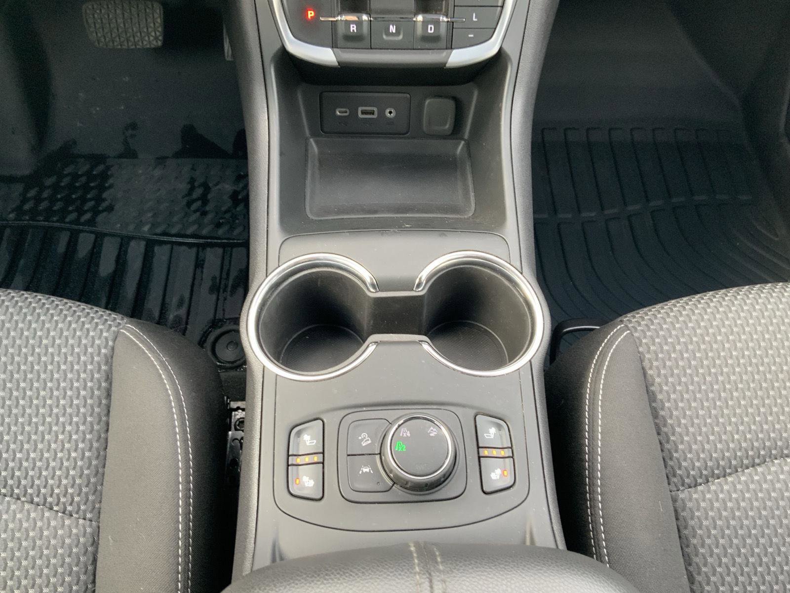 Used 2022 GMC Terrain SLE w/ Elevation Edition image 41