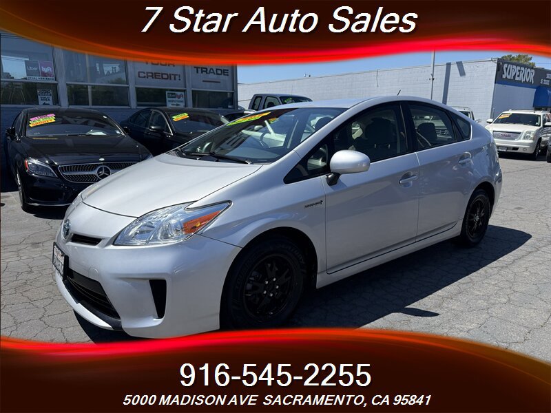 Used 2015 Toyota Prius Two FWD image 3