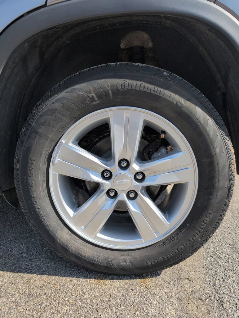 Used 2020 Chevrolet Trax LS w/ Tint and Cruise Package AWD/4WD image 18