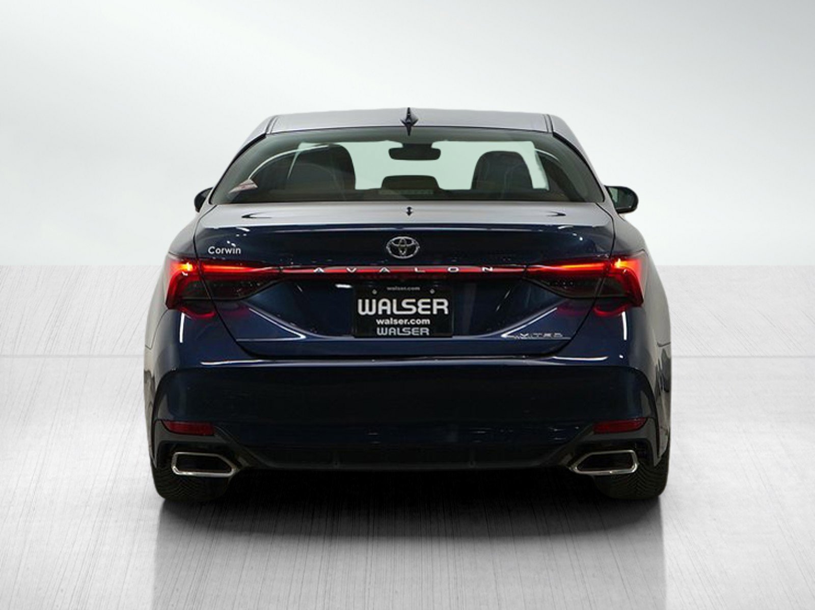 Used 2019 Toyota Avalon Limited image 4