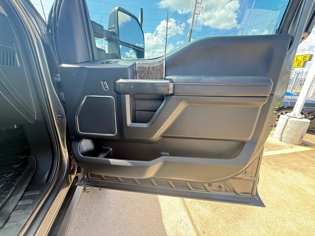 Used 2018 Ford F250 Lariat w/ Lariat Ultimate Package AWD/4WD image 22