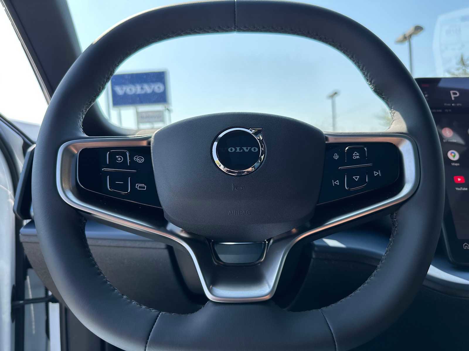 New 2025 Volvo EX30 Plus w/ Protection Package Premier image 23
