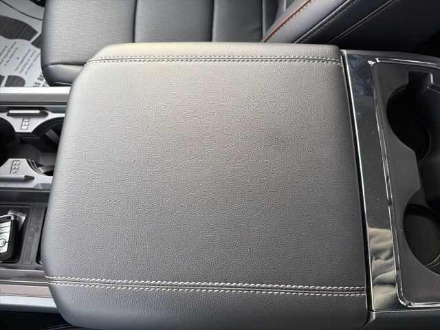 New 2026 Ford F250 Lariat w/ Black Appearance Package image 26