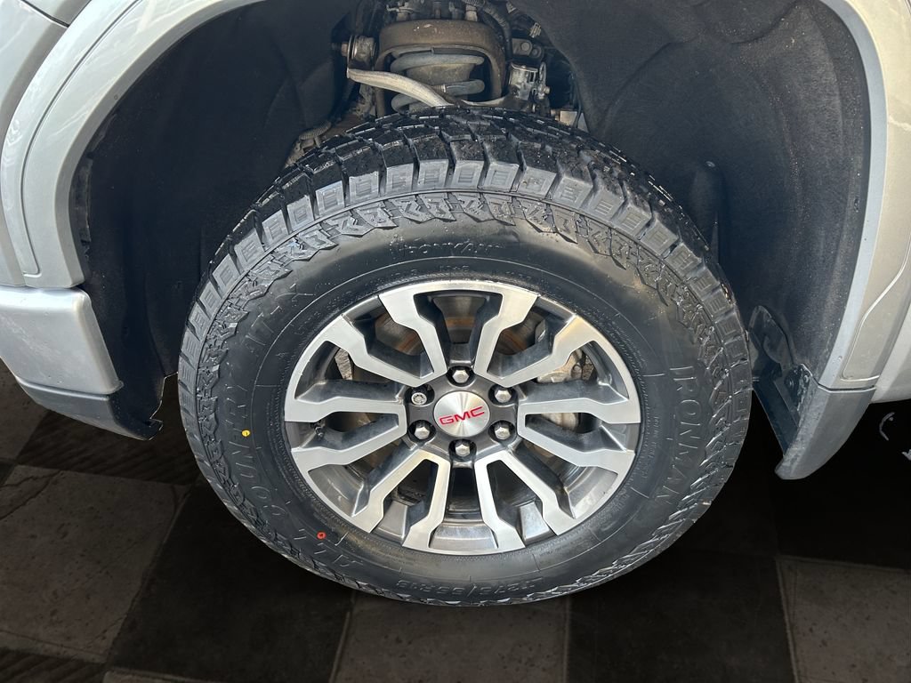 Certified 2023 GMC Sierra 1500 AT4 w/ AT4 Premium Package AWD/4WD image 9