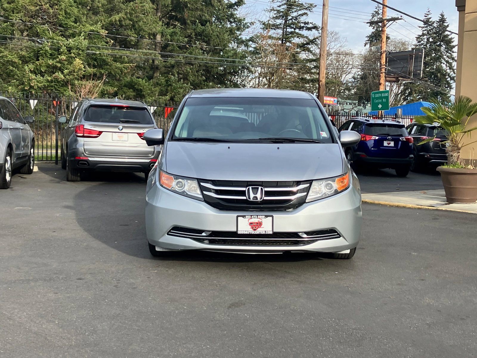 Used 2017 Honda Odyssey EX image 3