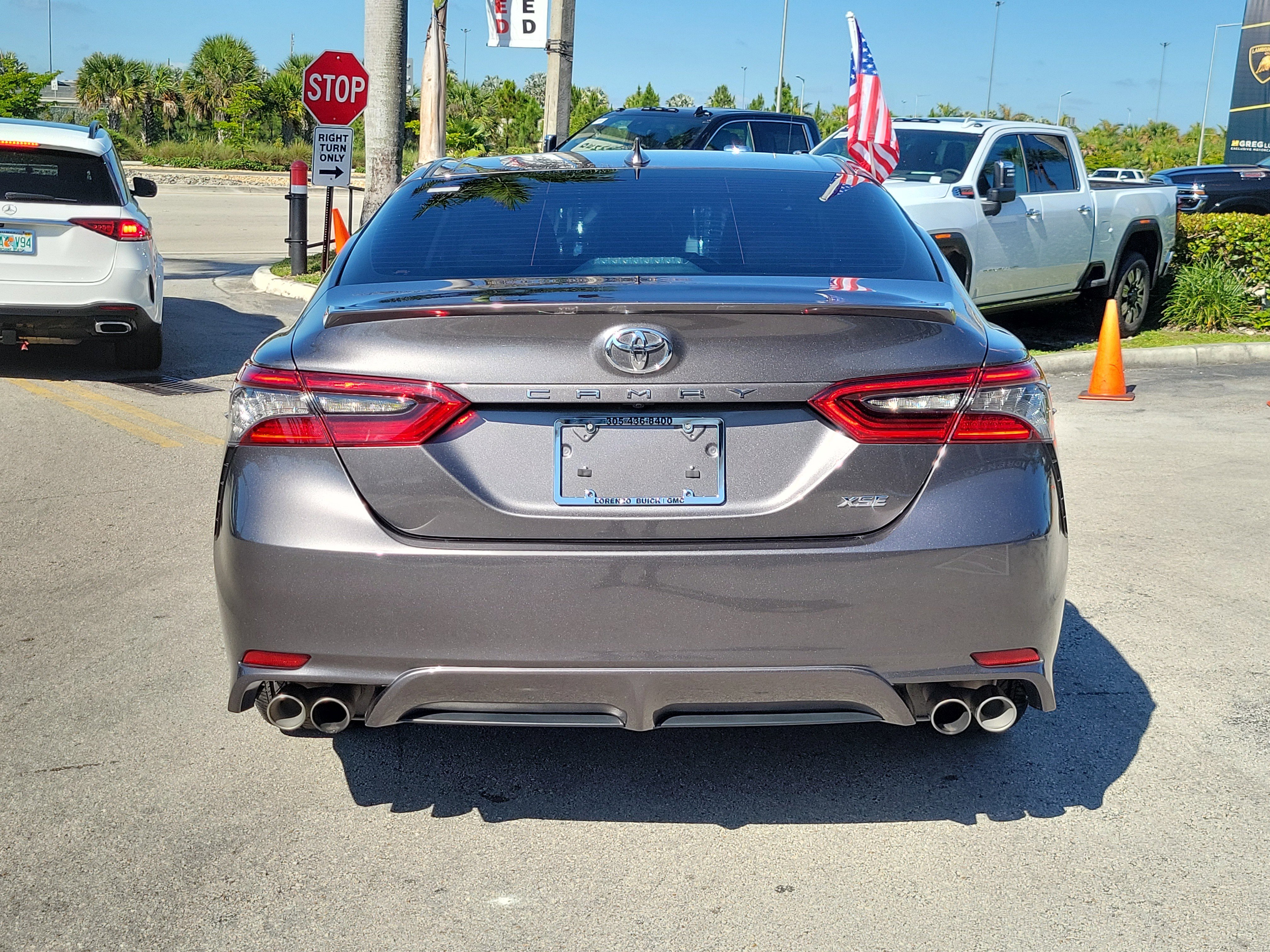 Used 2023 Toyota Camry XSE FWD image 6