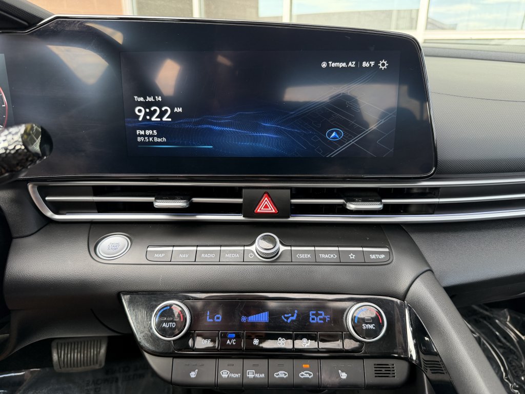 Used 2025 Hyundai Elantra Limited FWD image 18