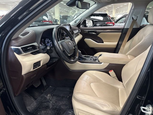 Used 2020 Toyota Highlander Limited AWD/4WD image 9