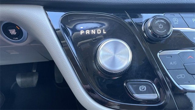 Used 2024 Chrysler Pacifica Touring-L image 19