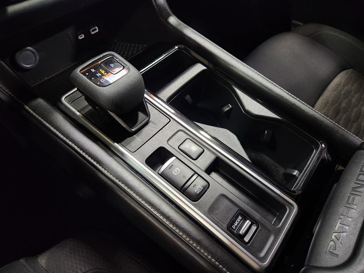 Used 2023 Nissan Pathfinder SV FWD image 37