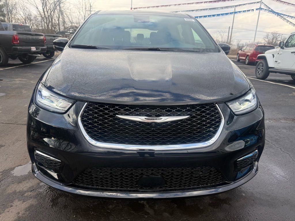 New 2025 Chrysler Pacifica Select image 8