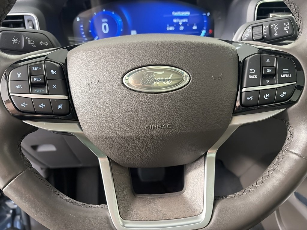 Certified 2022 Ford Explorer Platinum w/ Equipment Group 601A image 16