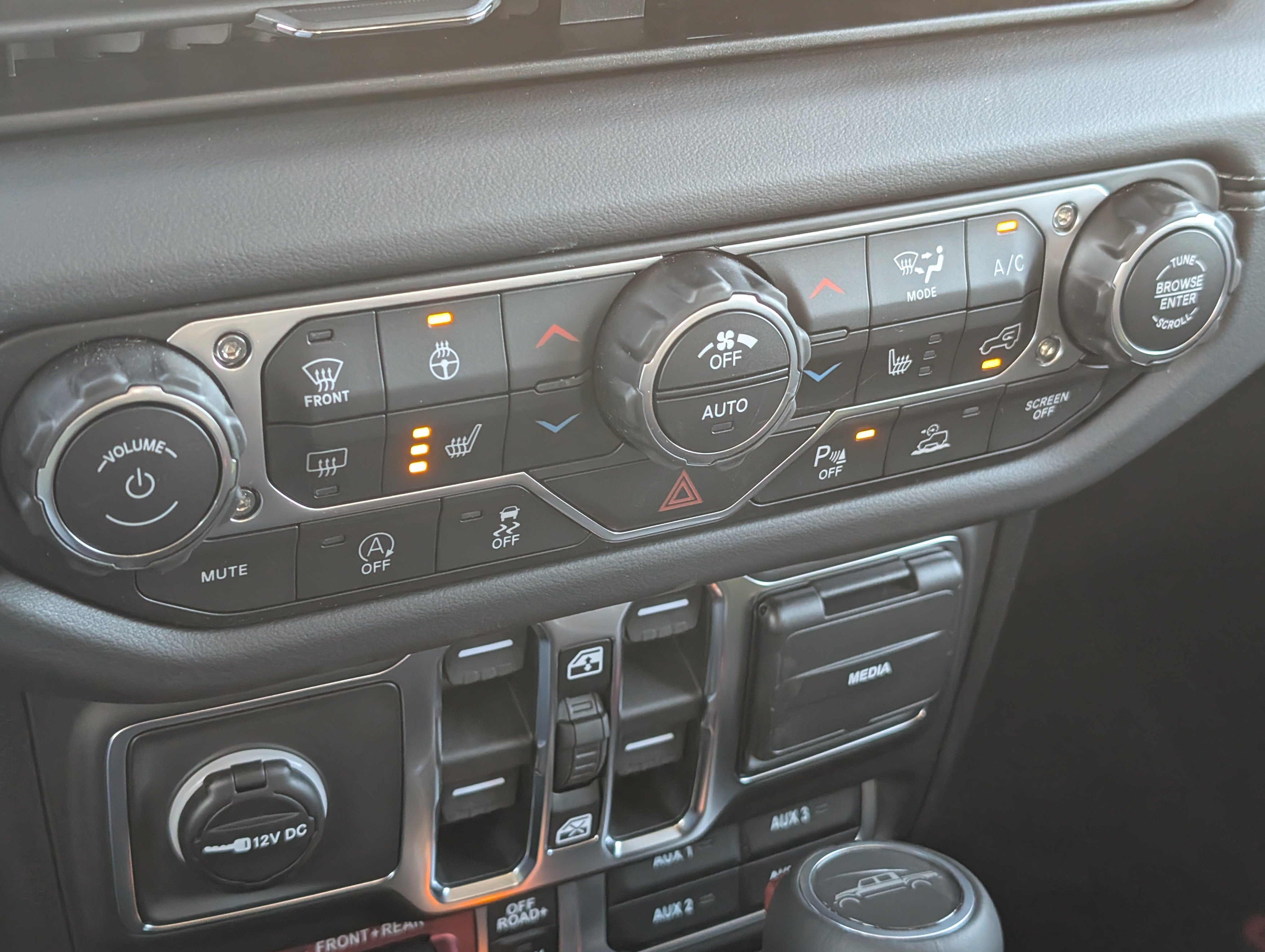 New 2026 Jeep Gladiator Rubicon AWD/4WD image 17