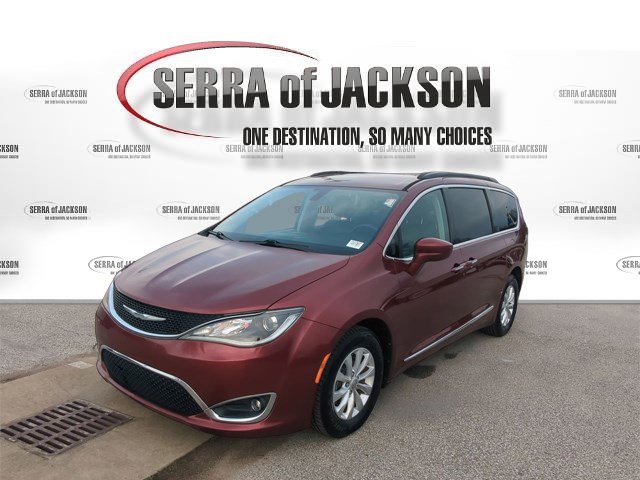 Used 2017 Chrysler Pacifica Touring-L image 4