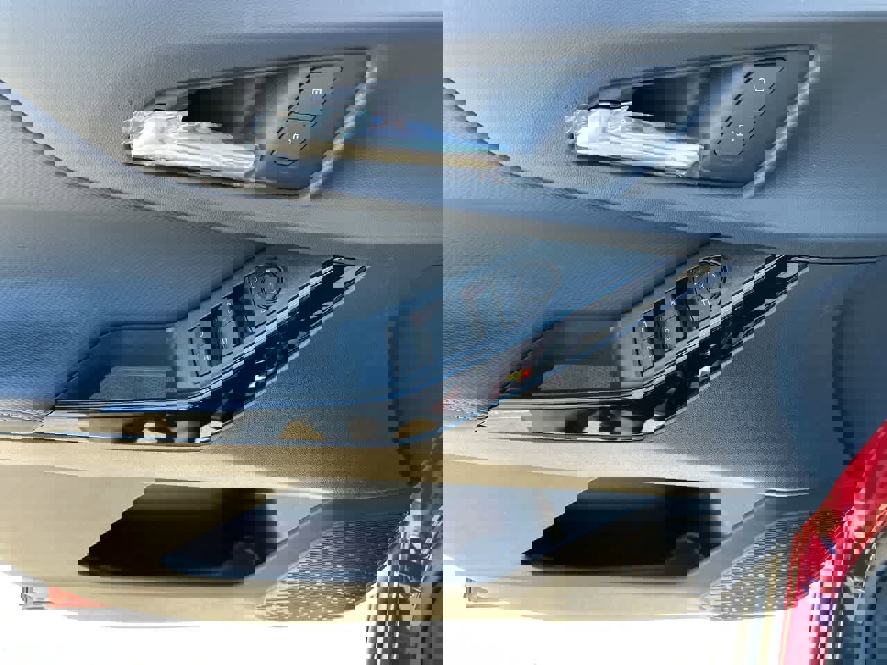 New 2025 Chevrolet Equinox LT image 23