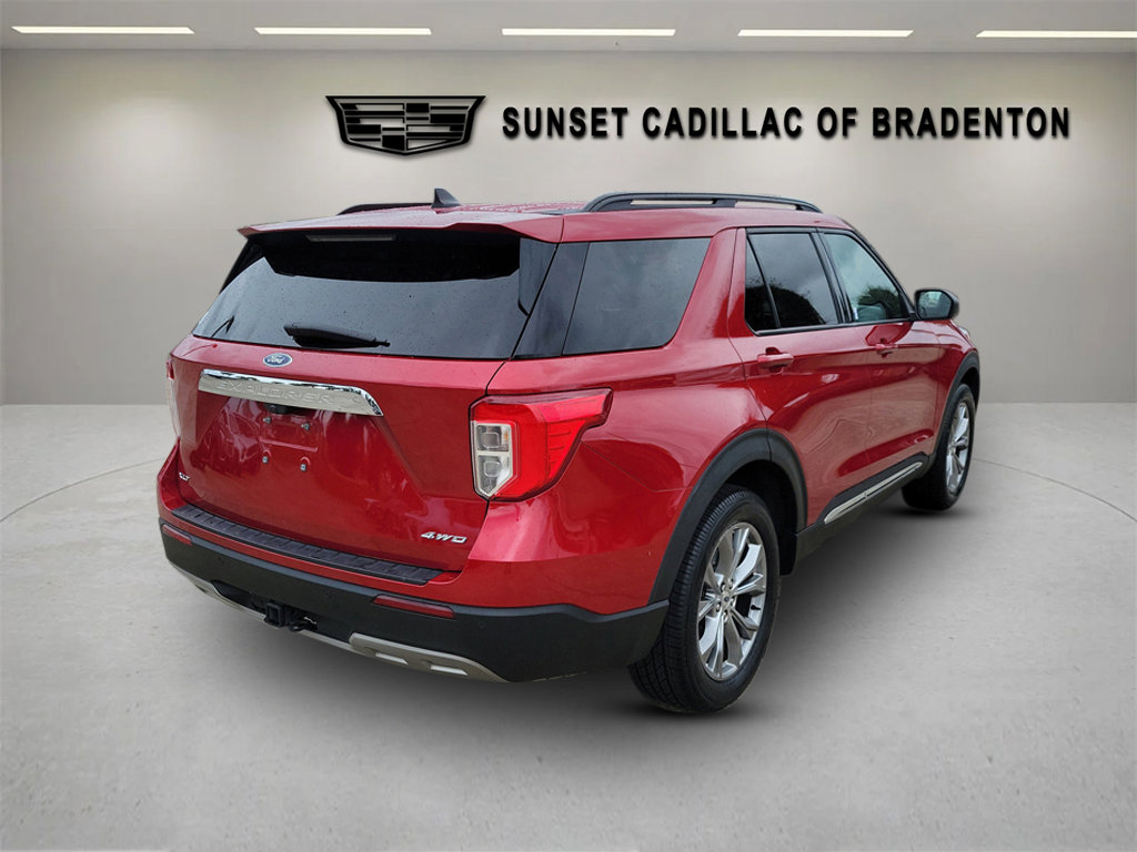 Used 2022 Ford Explorer XLT w/ Equipment Group 202A image 4