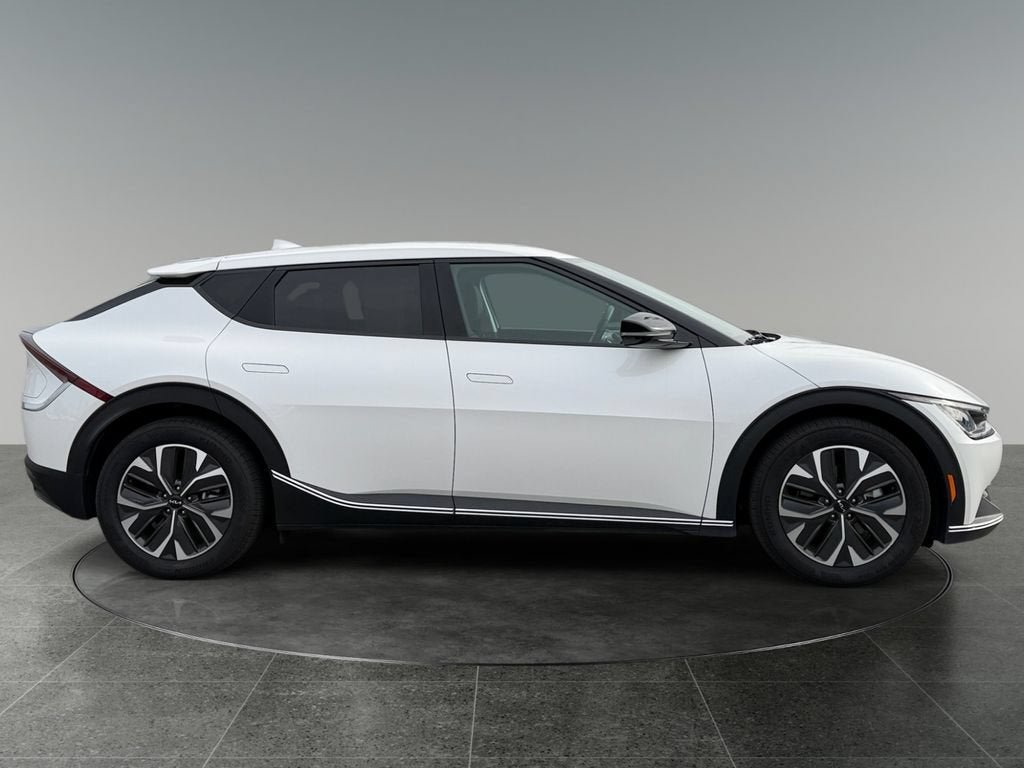 Used 2024 Kia EV6 Light AWD/4WD image 9