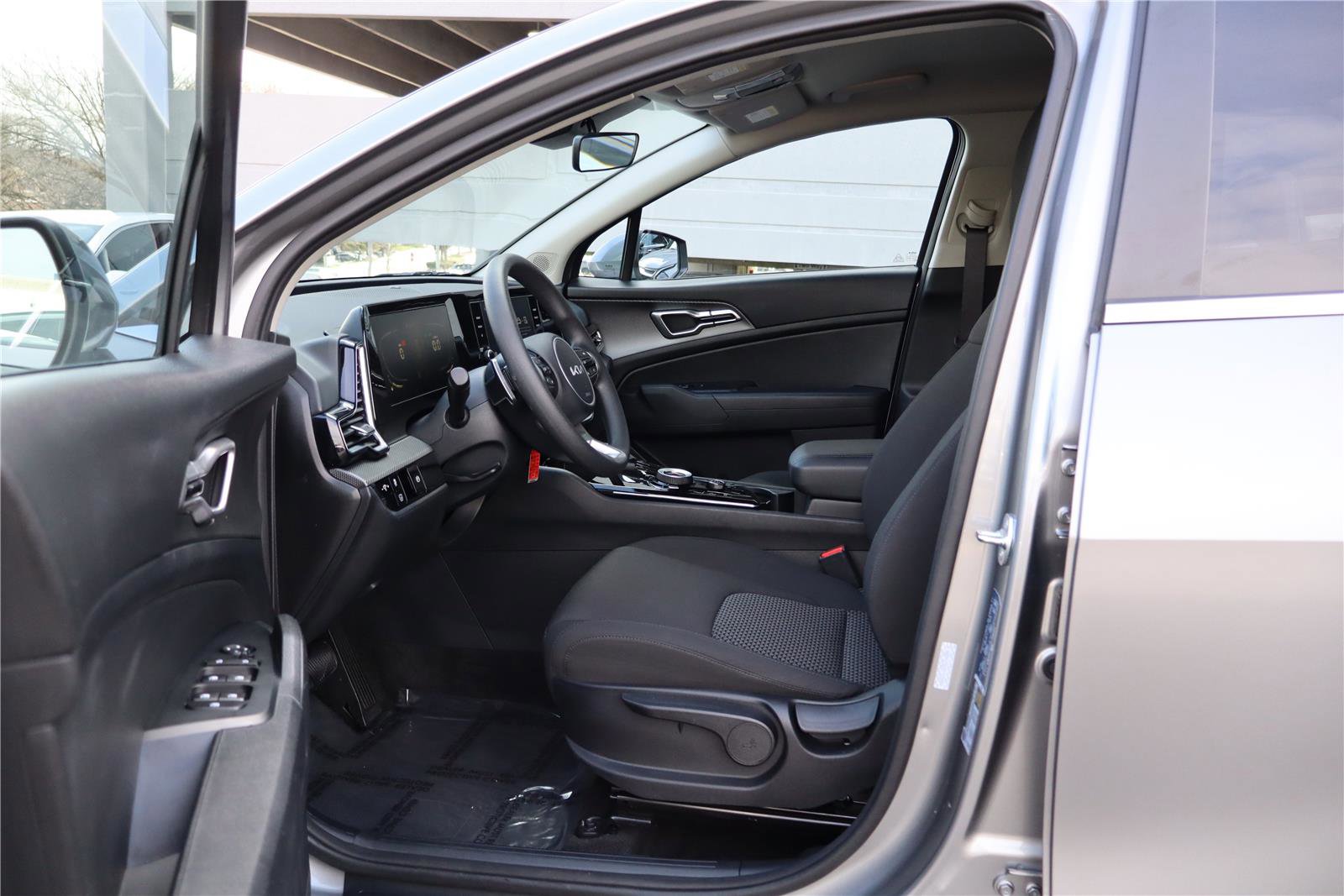 Certified 2025 Kia Sportage LX image 12