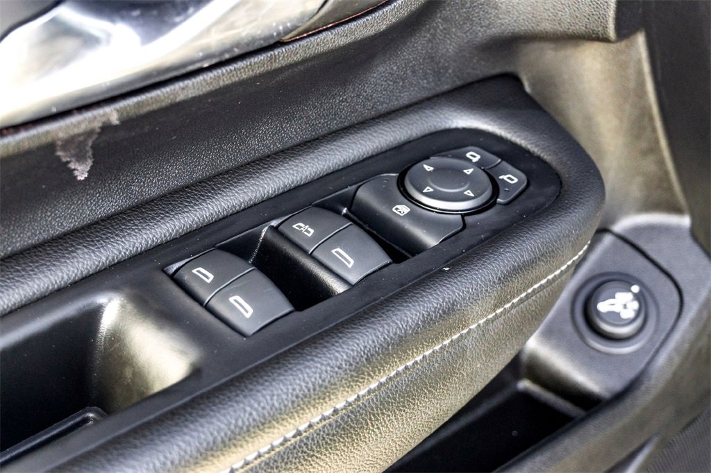 Used 2024 GMC Terrain SLT image 11