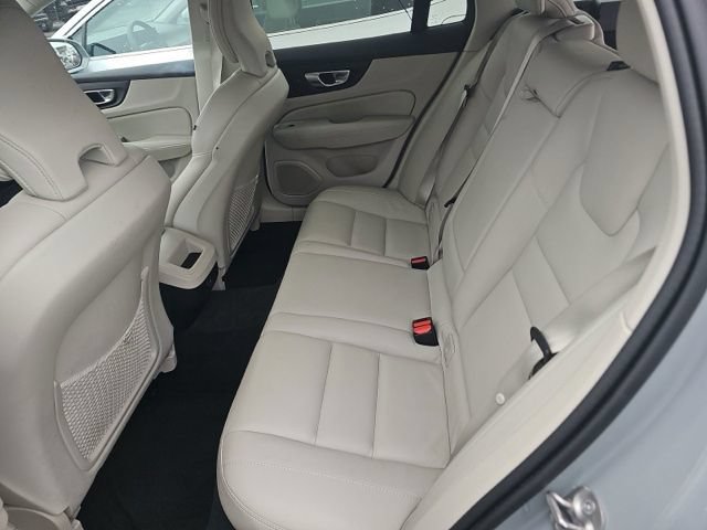 Used 2025 Volvo V60 B5 Cross Country Plus AWD/4WD image 30