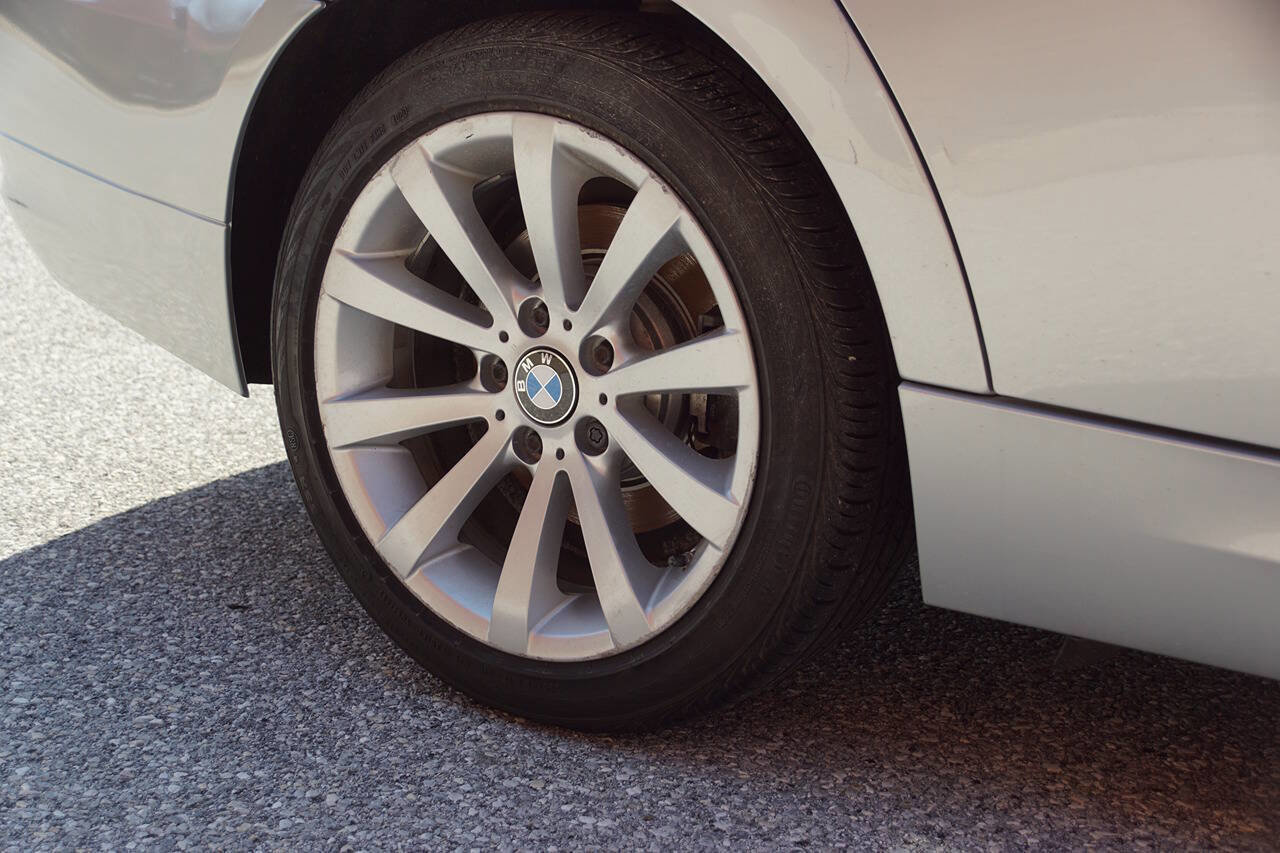 Used 2011 BMW 328i xDrive Sedan image 19