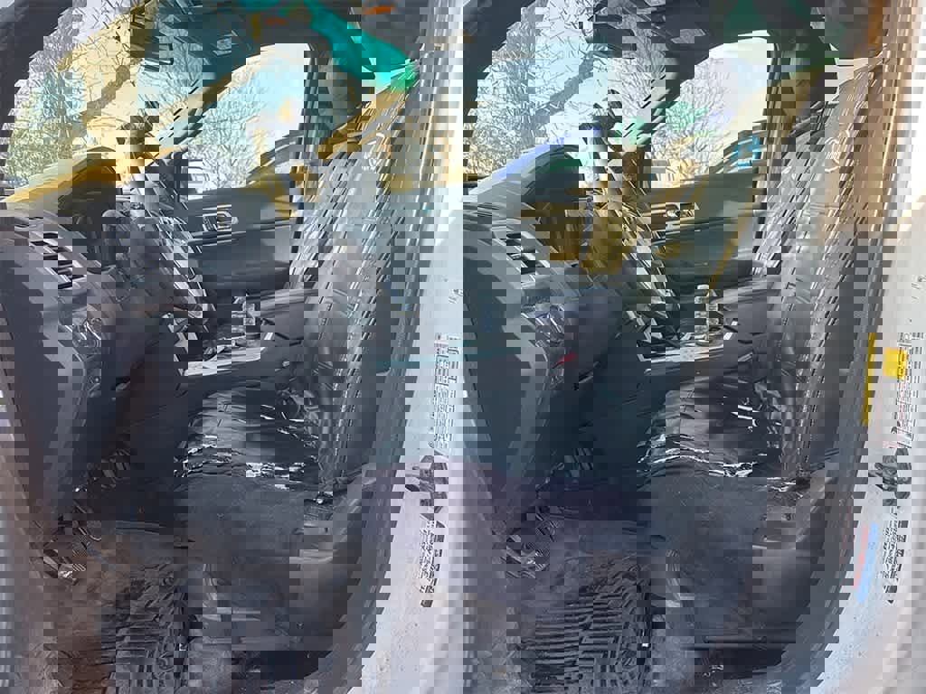 Used 2015 Ford Explorer XLT w/ Equipment Group 202A image 8