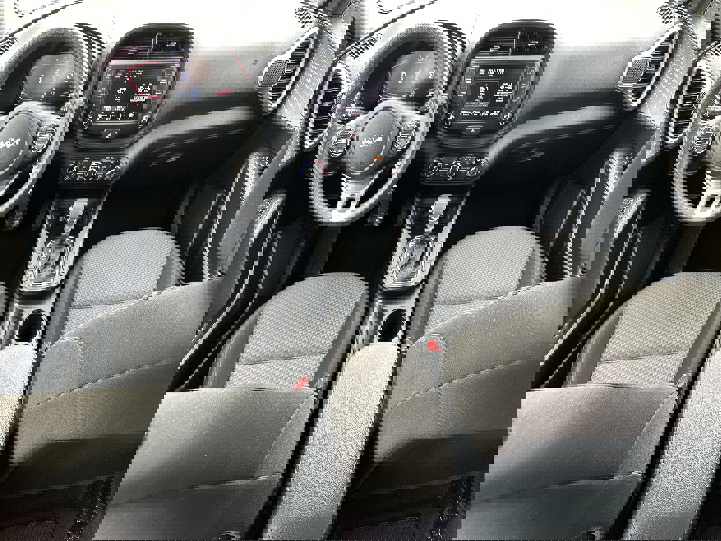 Used 2023 Kia Soul LX w/ LX Technology Package image 15