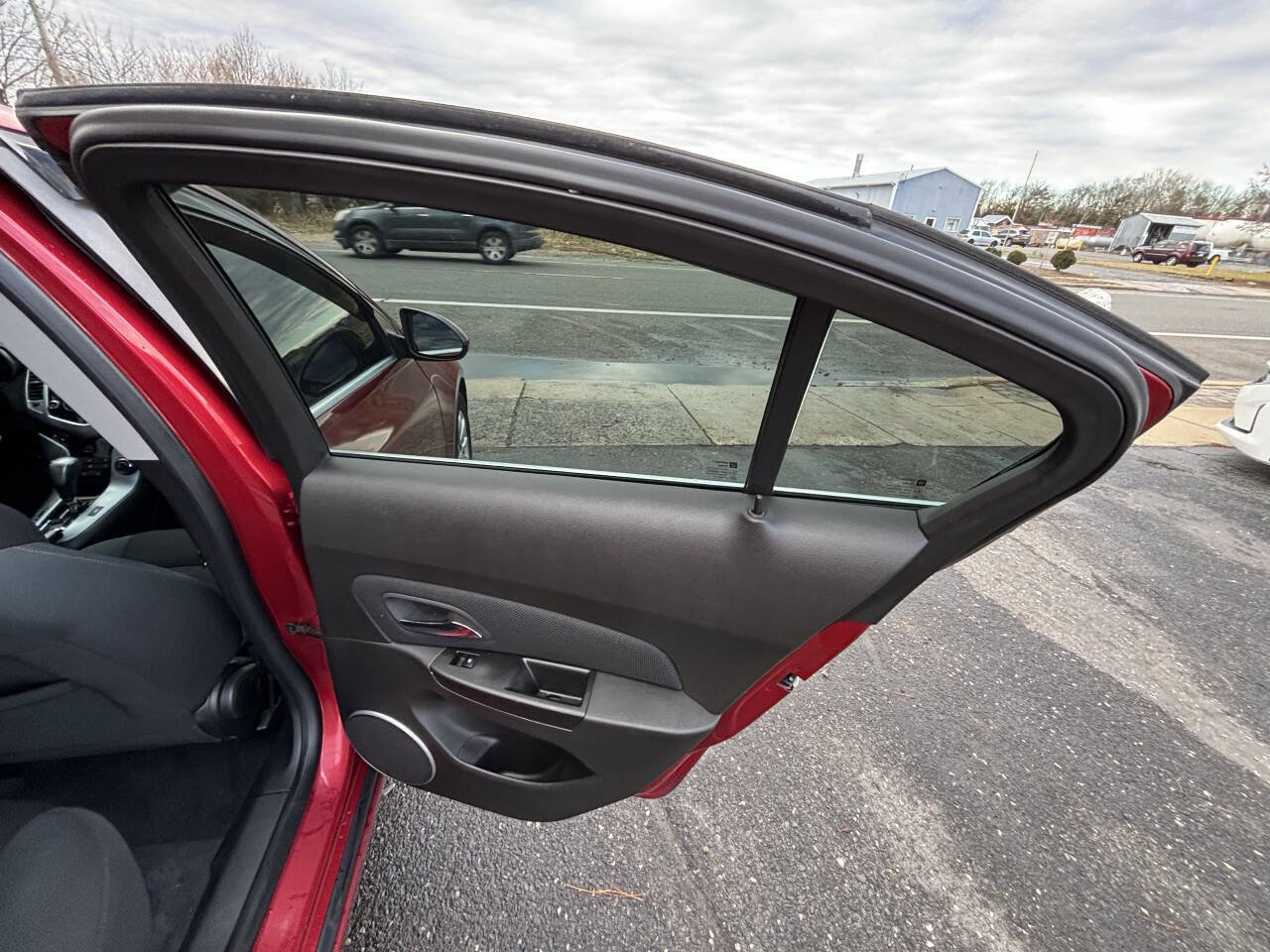 Used 2011 Chevrolet Cruze LT image 21