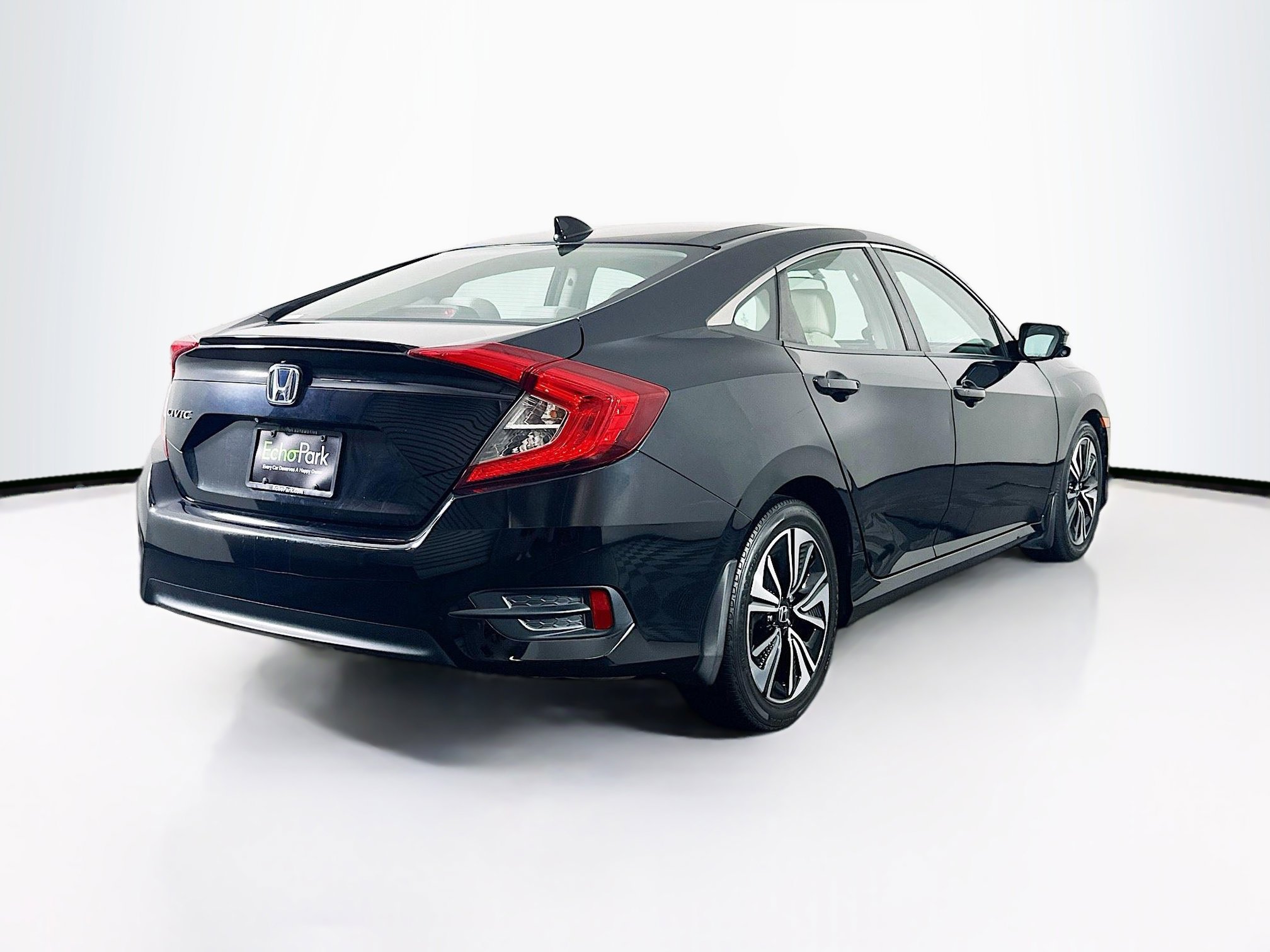 Used 2017 Honda Civic EX-T image 9