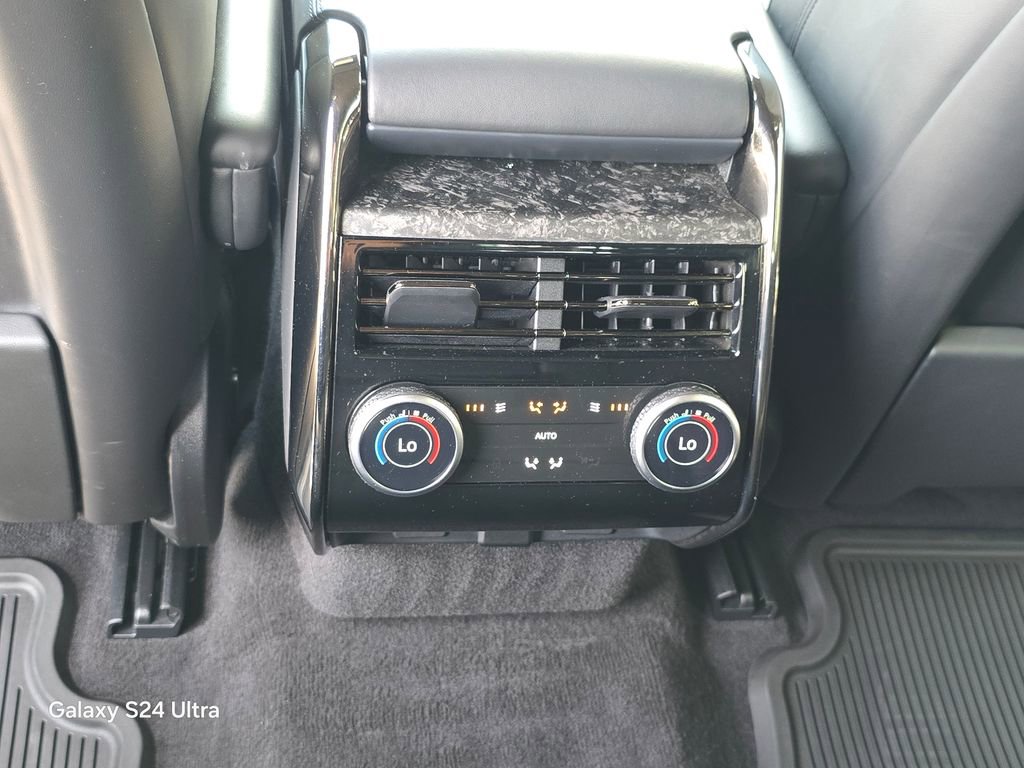 Used 2024 Land Rover Range Rover Sport Dynamic SE image 17