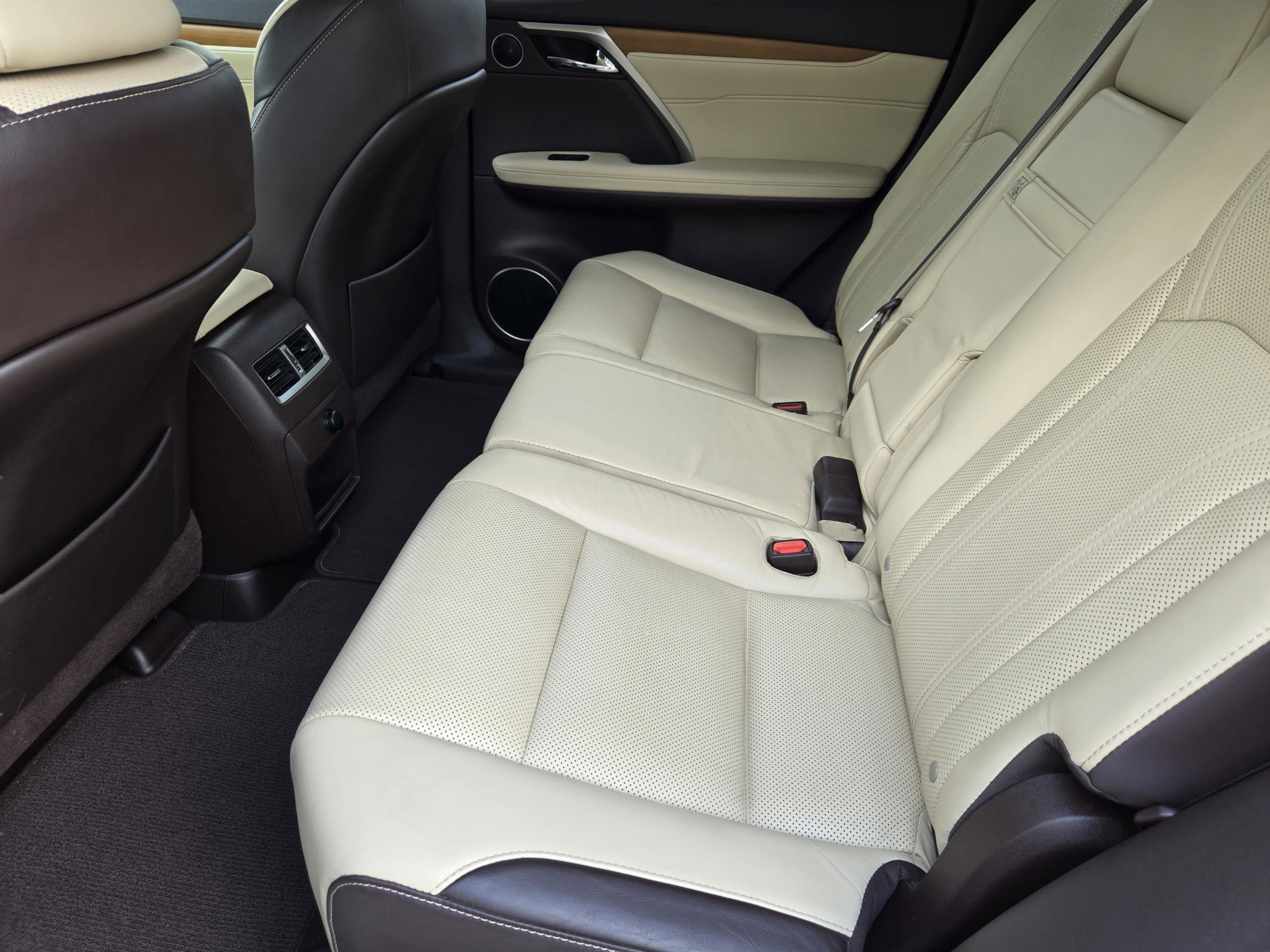 Used 2019 Lexus RX 450h AWD image 32