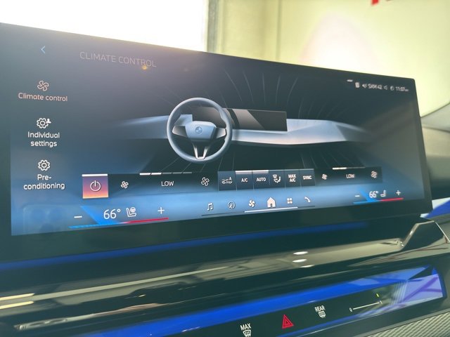 Used 2024 BMW 540i xDrive w/ M Sport Package image 29