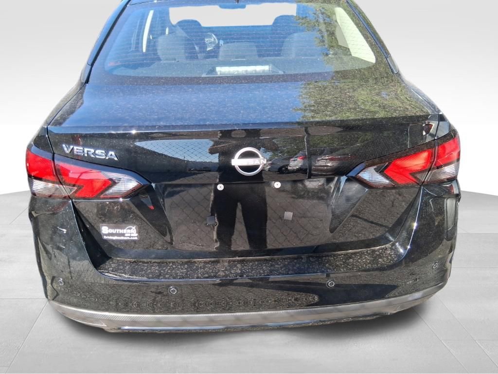 Used 2025 Nissan Versa SV w/ Trunk Package FWD image 5