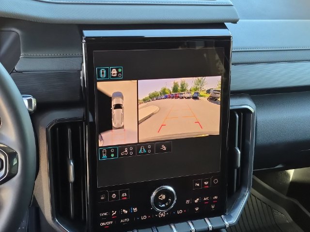 Used 2026 GMC Acadia AT4 w/ Luxury Package AWD/4WD image 17