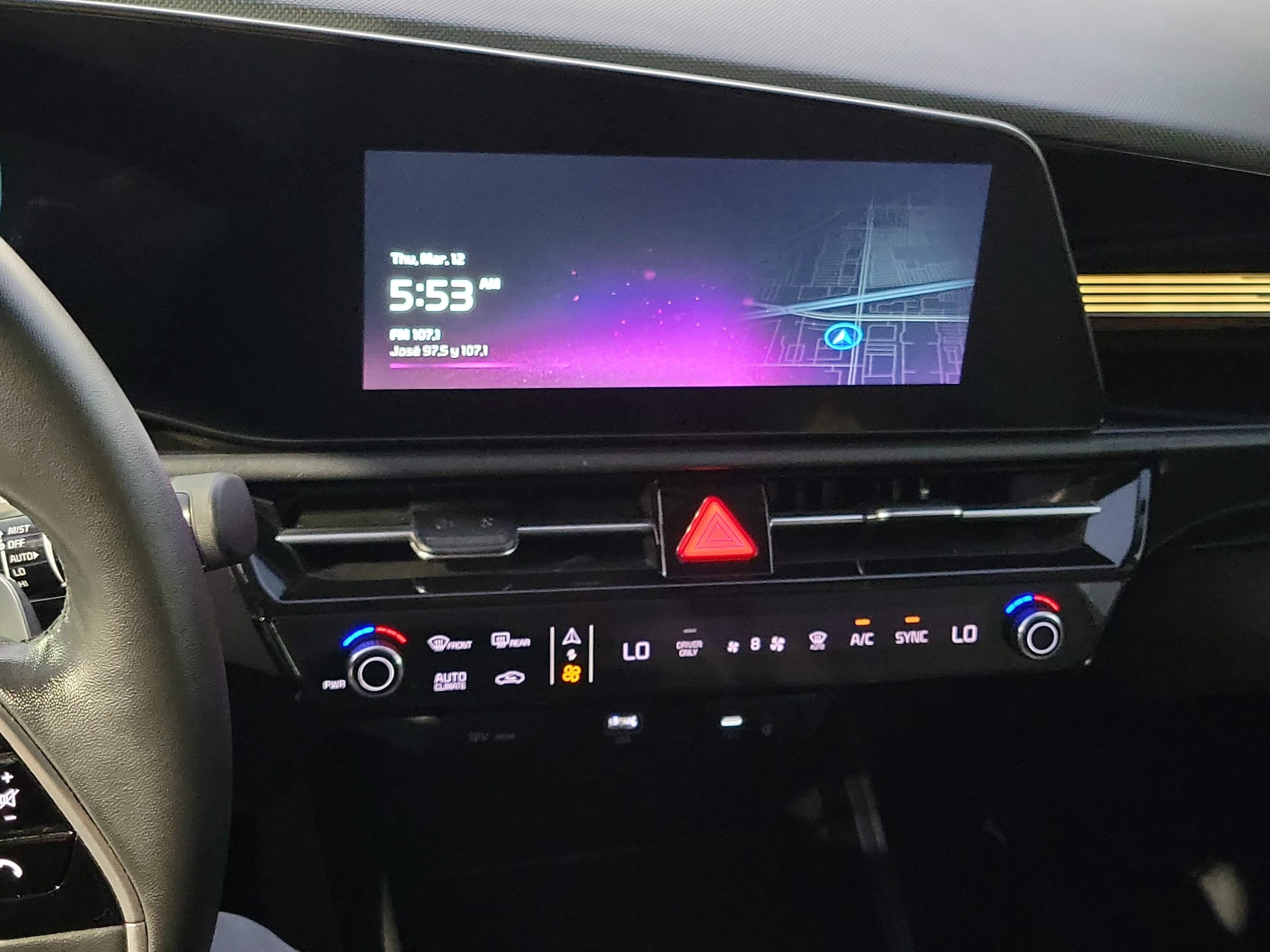Used 2023 Kia Niro EX image 12