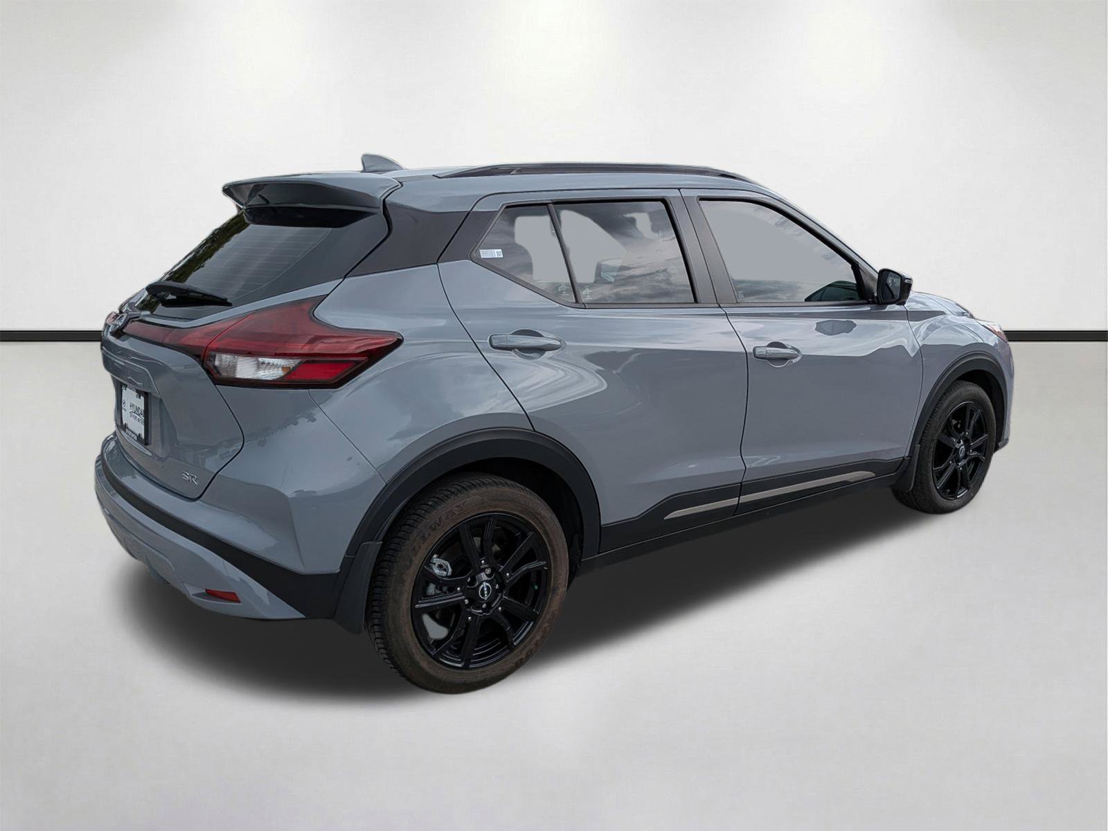 Used 2022 Nissan Kicks SR w/ Interior Electronics Package FWD image 4