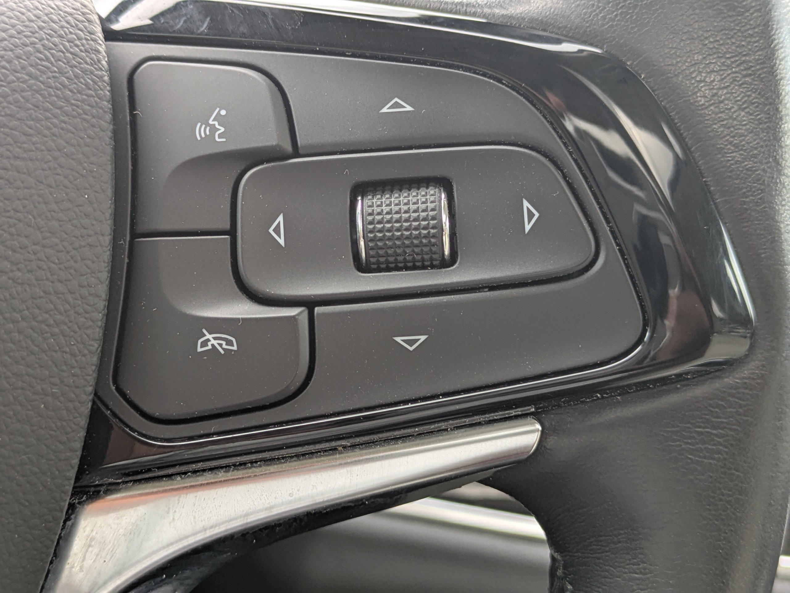 Used 2023 Buick Enclave Essence w/ Experience Buick Package image 29