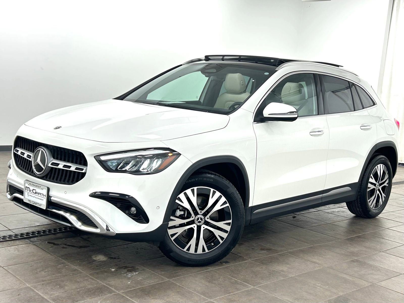 Used 2025 Mercedes-Benz GLA 250 4MATIC image 1