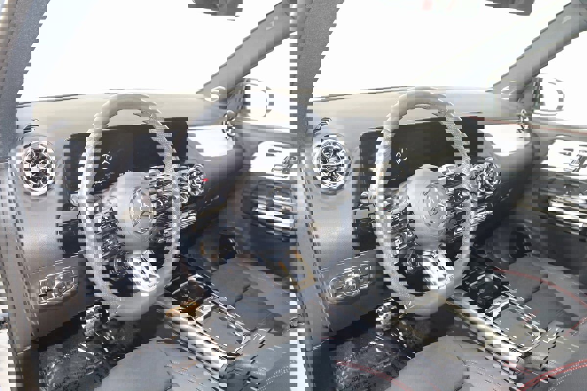 Used 2024 Mercedes-Benz GLA 35 AMG 4MATIC image 29