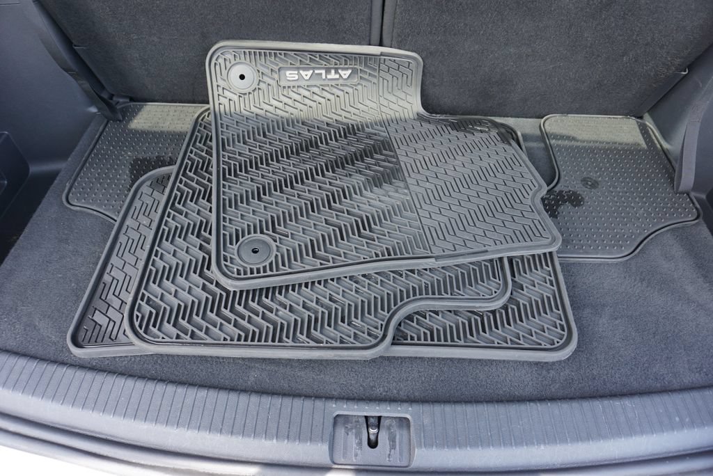 Used 2021 Volkswagen Atlas SE w/ Panoramic Sunroof Package FWD image 31