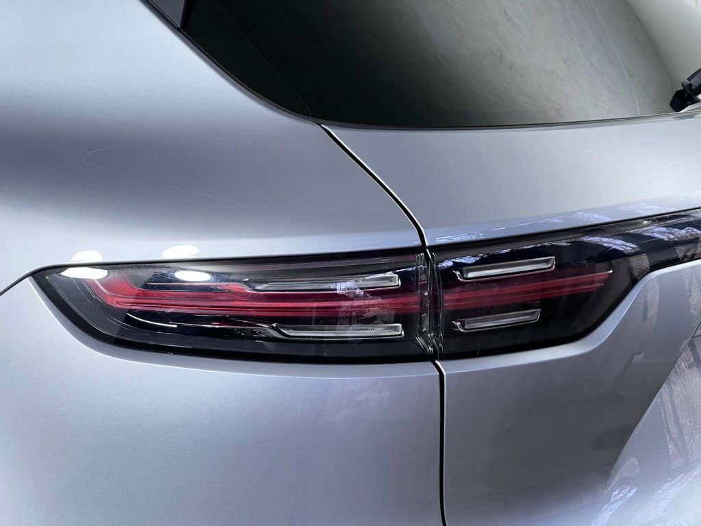 Certified 2023 Porsche Cayenne AWD/4WD image 16