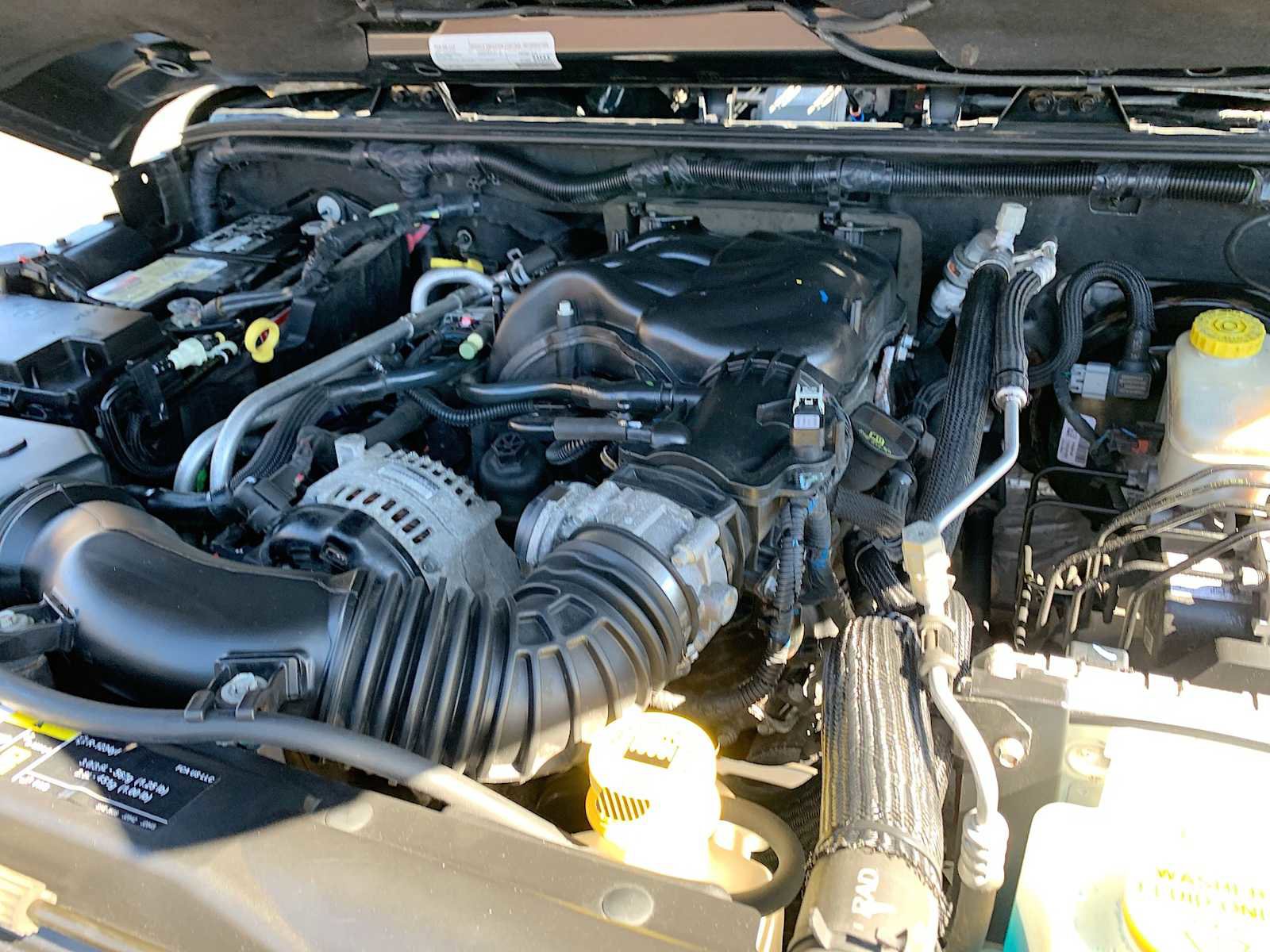 Used 2017 Jeep Wrangler Unlimited Sahara image 25