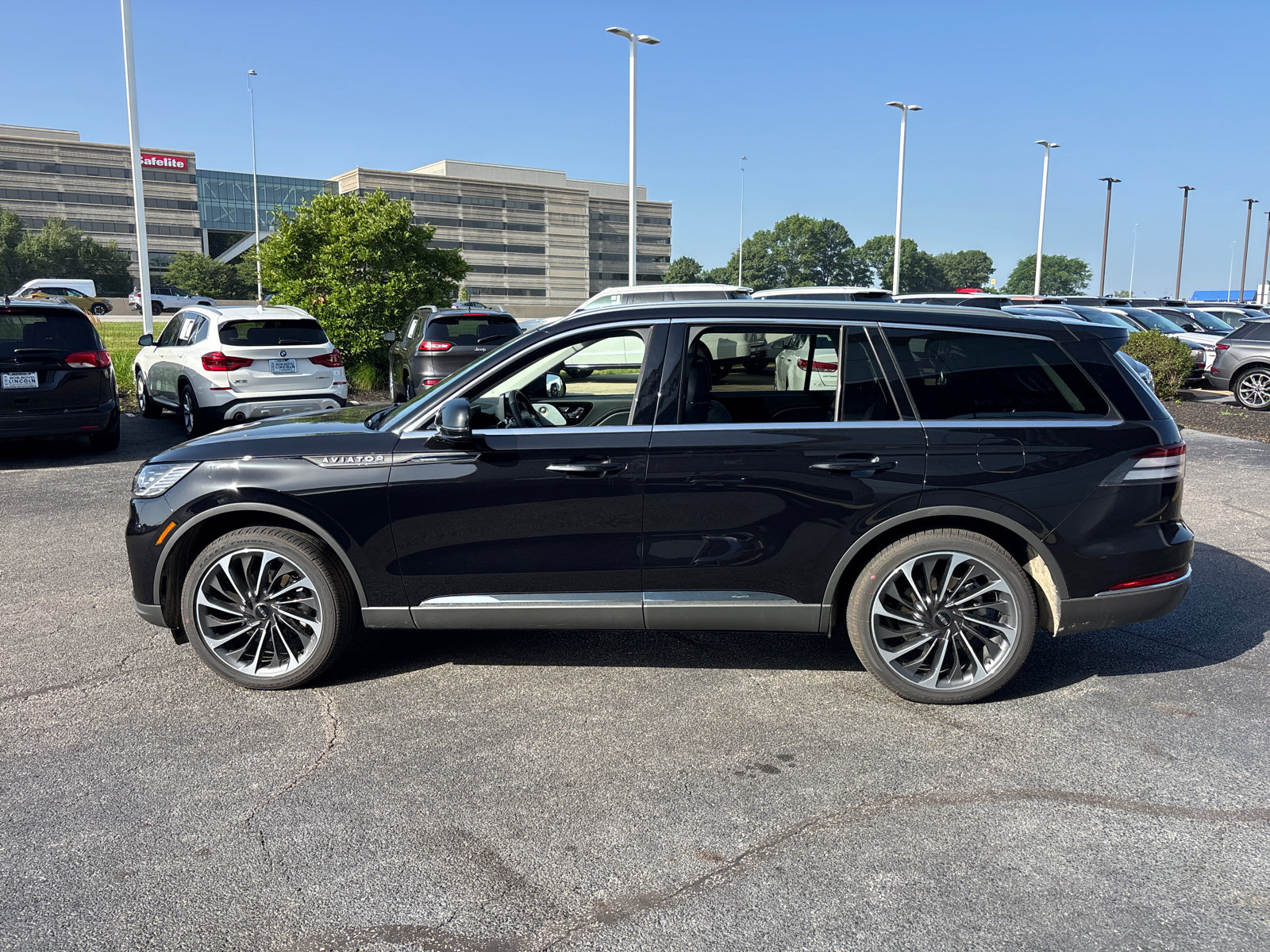 New 2026 Lincoln Aviator Reserve AWD/4WD image 4